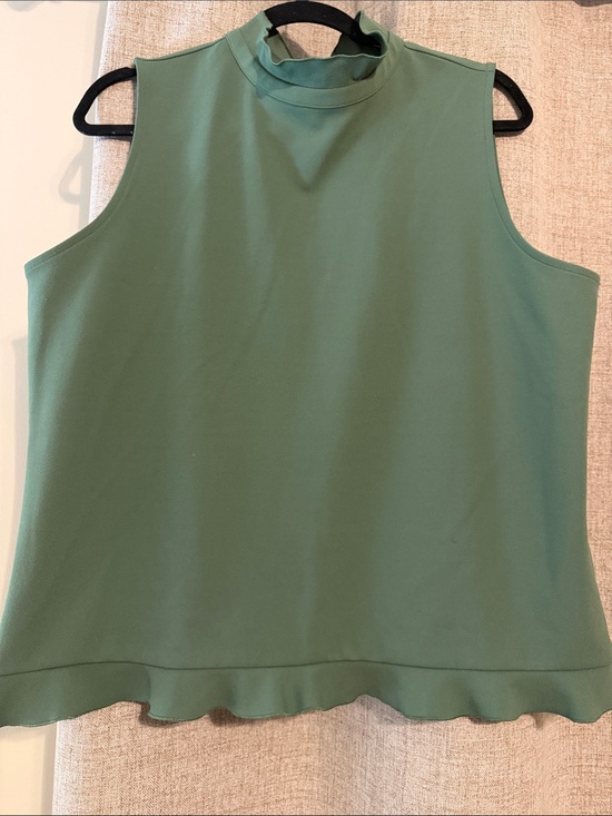 Ann Taylor Tops - Ann Taylor XLP - Sleeveless Mock Neck Top in Sage Green